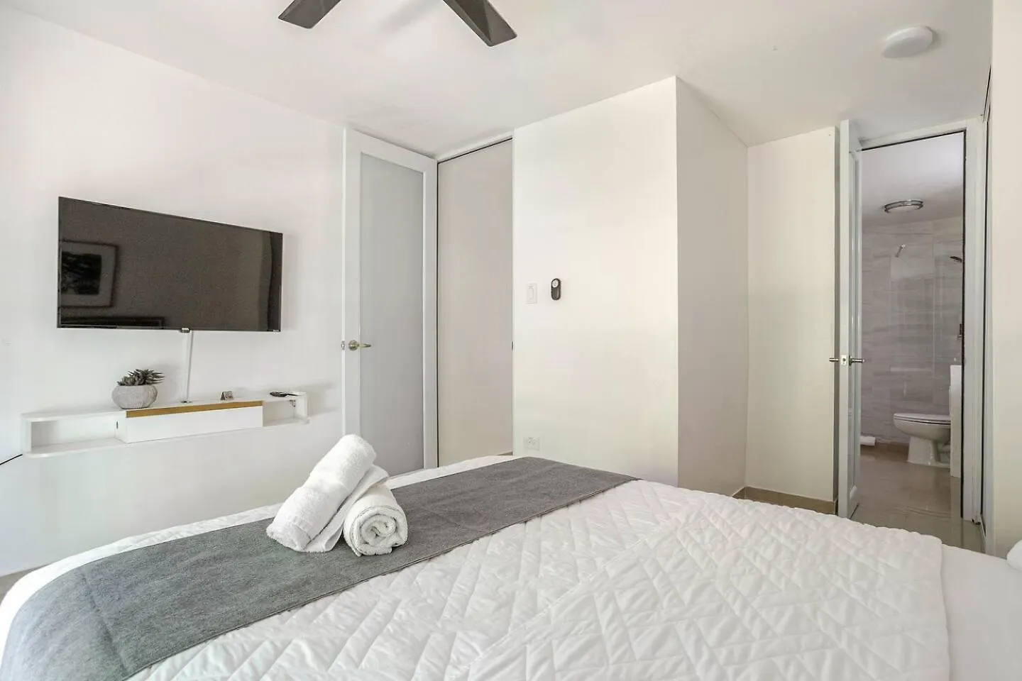 别墅 Casa Oasis Prepayment Required New Beach Villa, Walk To Beach, Casino & Restaurants! 多拉多